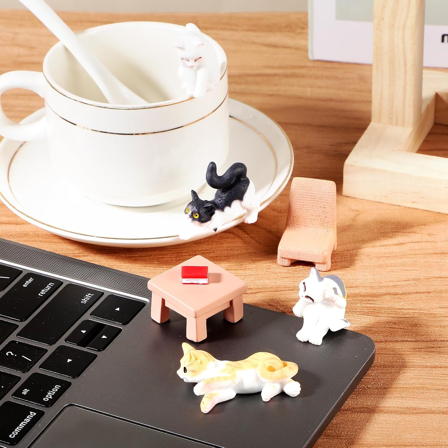 7 Pcs Realistic Cat Figurines Set Hand Painted Mini Cat Decor Cake Toppers Kitten Miniature Toys Easter Eggs Christmas Birthday Gift Dollhouse Cats Role Play Figurines